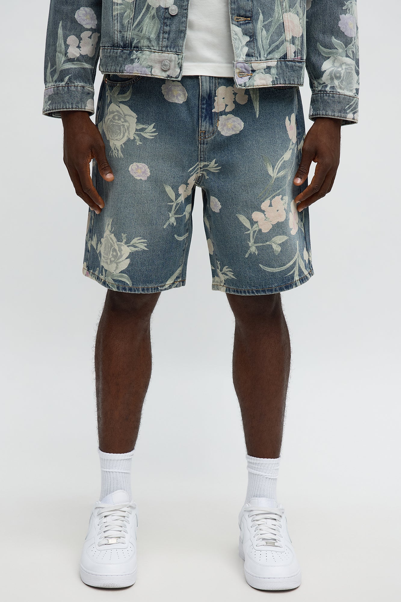 Relaxed Fallen Roses Denim Shorts Medium Blue Wash Women's Short